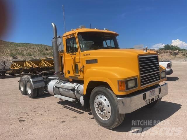 Mack CH613 Tegljači