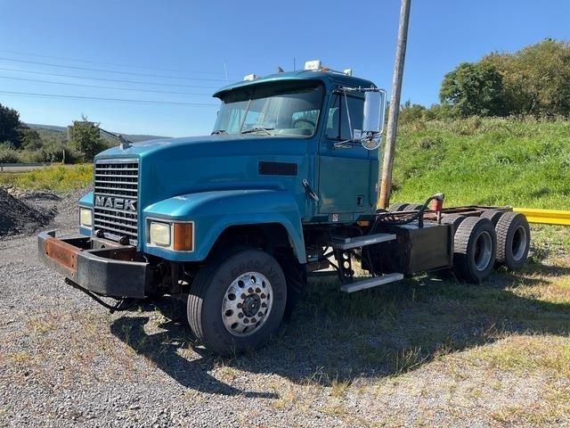 Mack CH613 Kabine i unutrašnjost