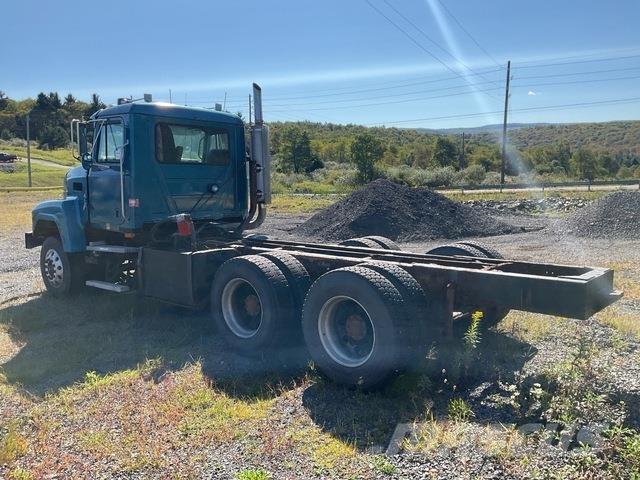 Mack CH613 Kabine i unutrašnjost