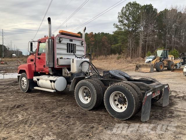 Mack CH613 Tegljači