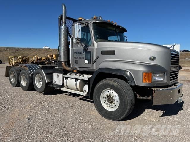 Mack CL713 Tegljači