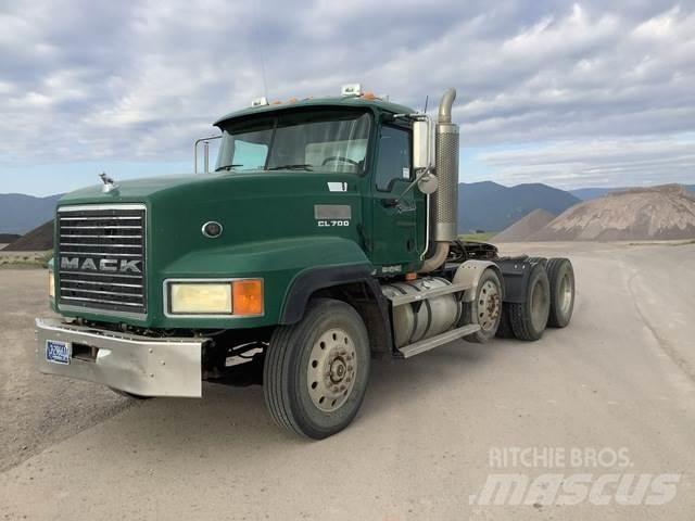 Mack CL733 Tegljači