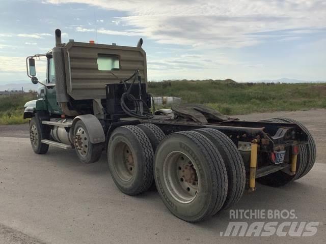 Mack CL733 Tegljači