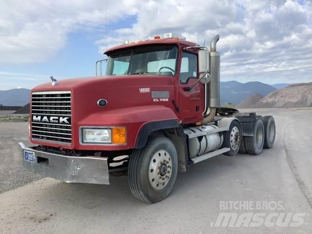 Mack CL733 Tegljači