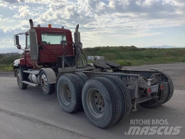 Mack CL733 Tegljači