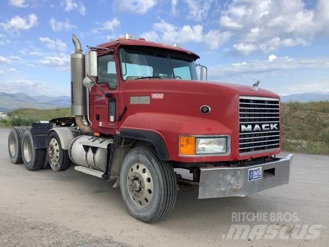 Mack CL733 Tegljači
