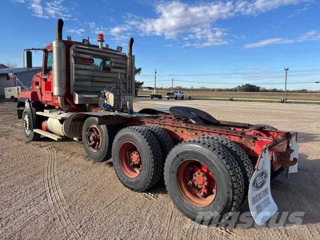 Mack CL733 Tegljači