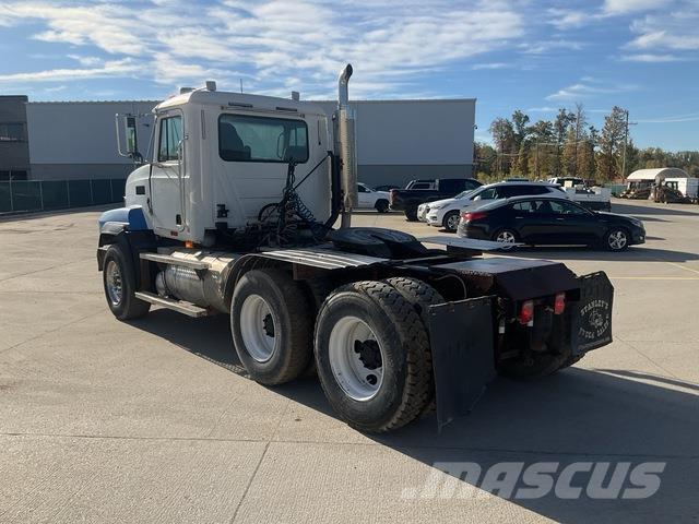 Mack CL753 Tegljači