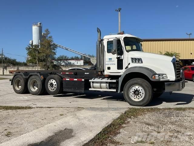 Mack CT713 Komunalni kamioni