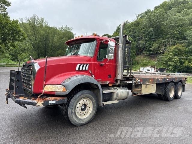 Mack CT713 Šleperi za vozila