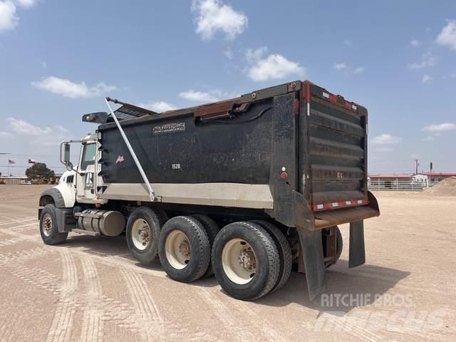 Mack CTP713 Kiperi kamioni