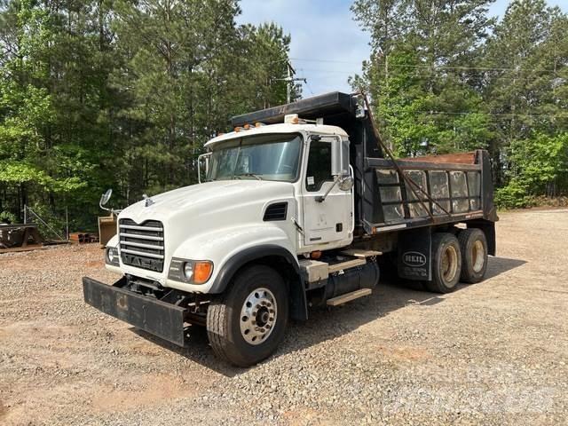 Mack CV700 Kiperi kamioni