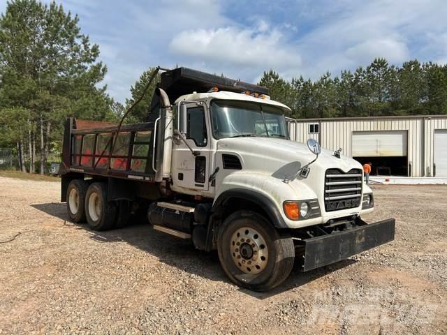 Mack CV700 Kiperi kamioni