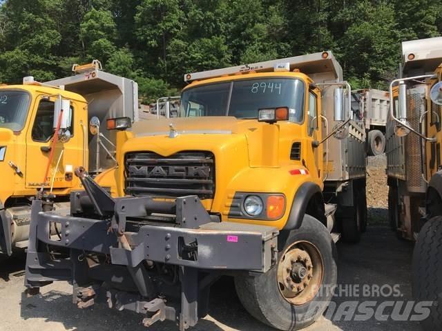 Mack CV700 Snežne daske i plugovi