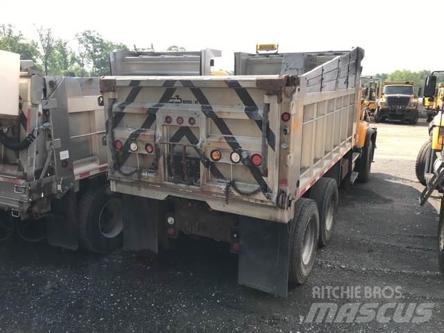 Mack CV700 Kiperi kamioni