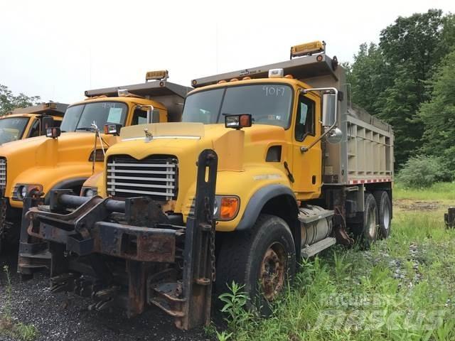 Mack CV700 Kiperi kamioni