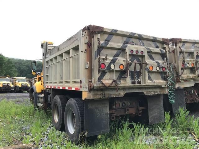 Mack CV700 Kiperi kamioni