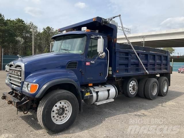 Mack CV713 Kiperi kamioni