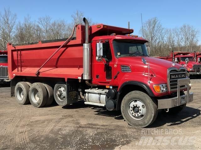 Mack CV713 Kiperi kamioni