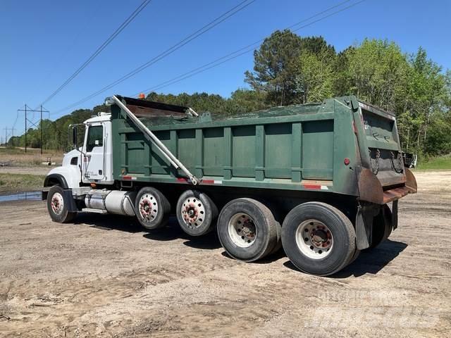 Mack CV713 Kiperi kamioni