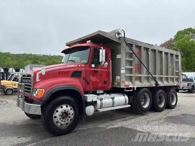 Mack CV713 Kiperi kamioni