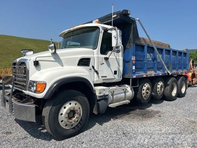 Mack CV713 Kiperi kamioni