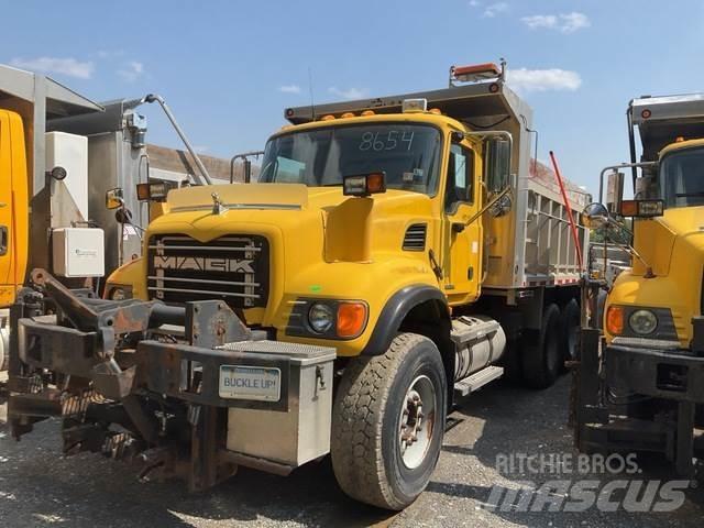 Mack CV713 Snežne daske i plugovi