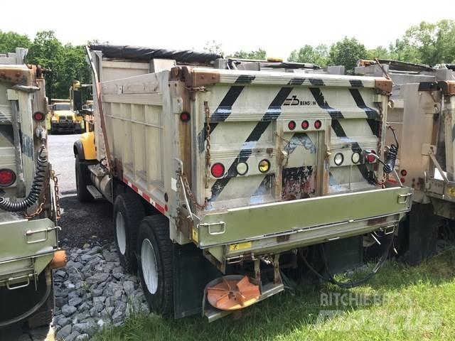 Mack CV713 Snežne daske i plugovi