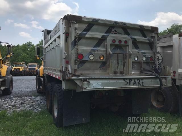 Mack CV713 Snežne daske i plugovi