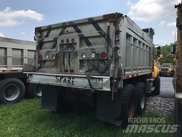 Mack CV713 Snežne daske i plugovi