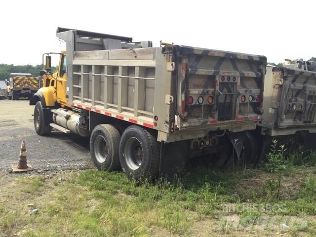 Mack CV713 Kiperi kamioni