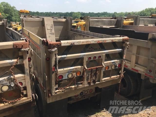 Mack CV713 Snežne daske i plugovi