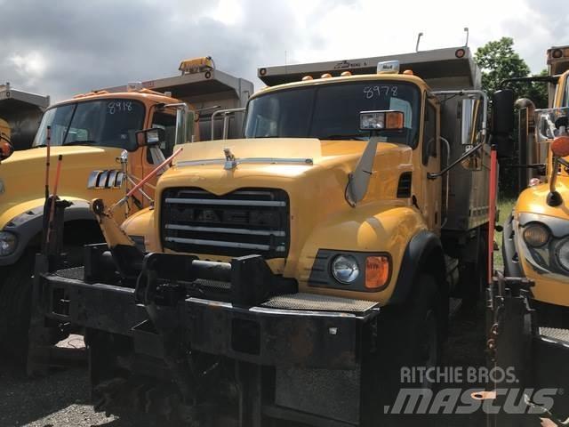 Mack CV713 Snežne daske i plugovi