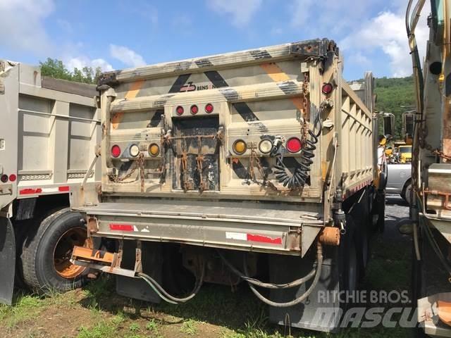 Mack CV713 Snežne daske i plugovi