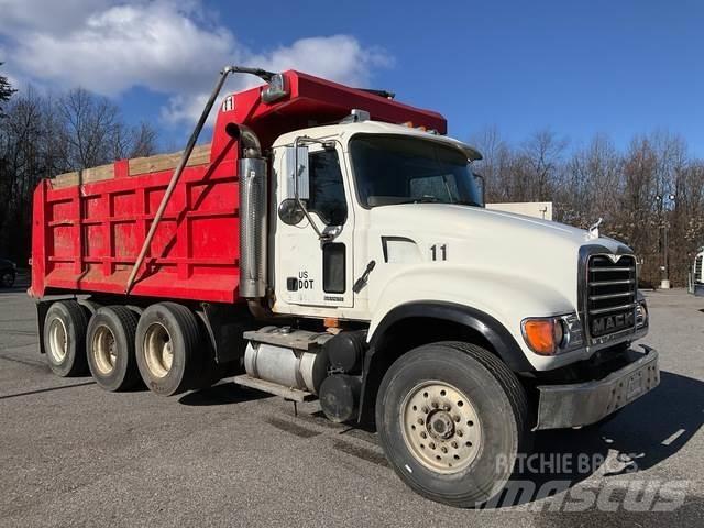 Mack CV713 Kiperi kamioni