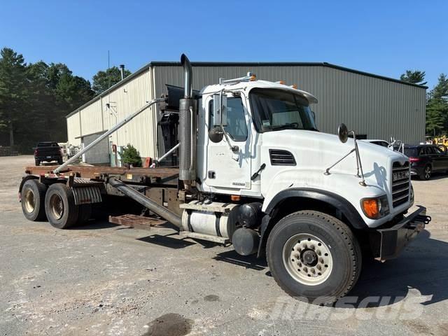 Mack CV713 Komunalni kamioni