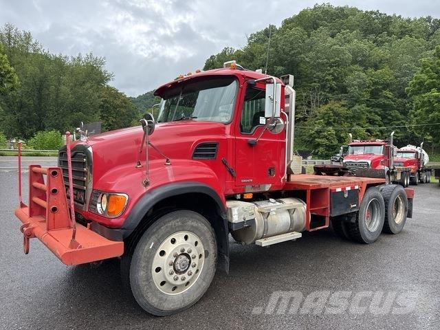 Mack CV713 Tegljači