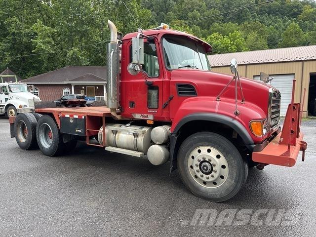 Mack CV713 Tegljači