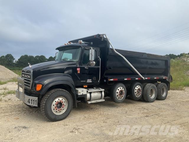 Mack CV713 Kiperi kamioni
