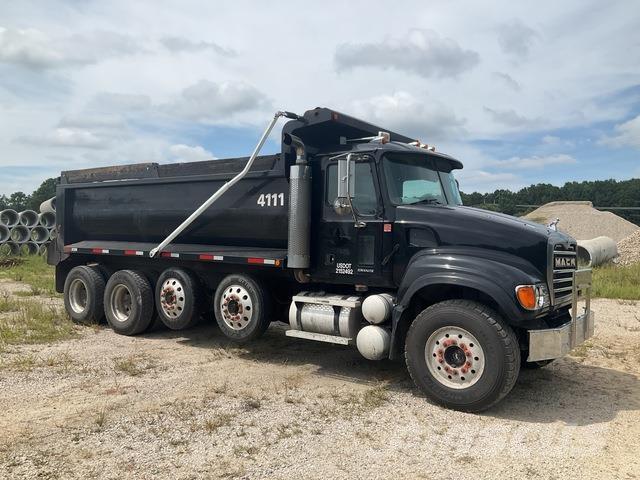Mack CV713 Kiperi kamioni