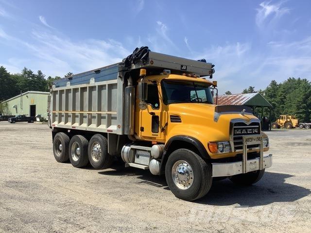 Mack CV713 Kiperi kamioni
