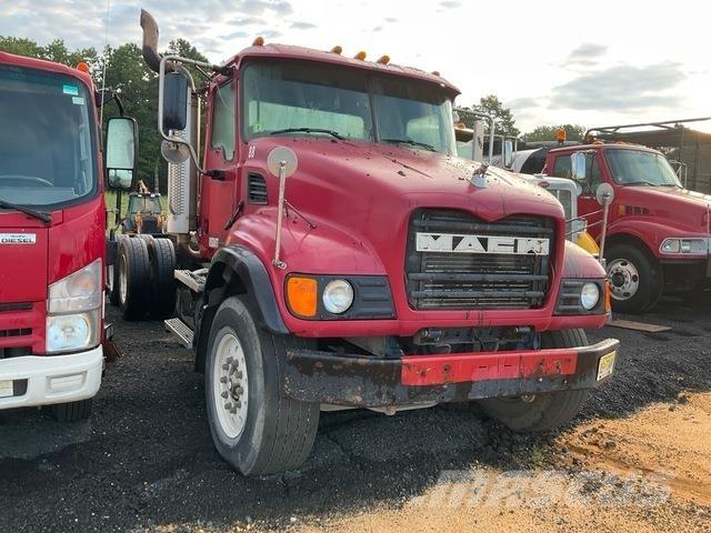 Mack CV713 Kabine i unutrašnjost