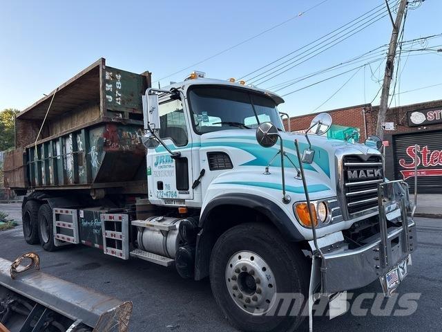 Mack CV713 Komunalni kamioni