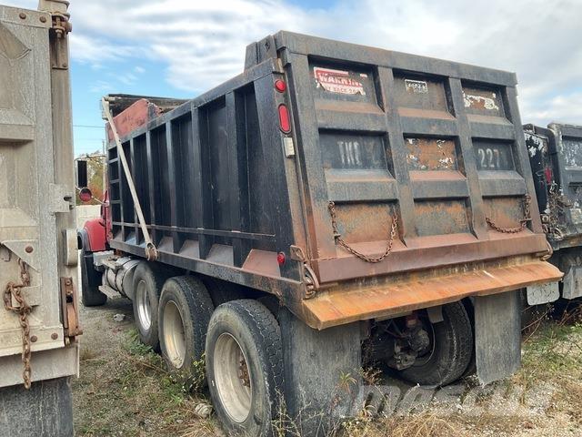 Mack CV713 Kiperi kamioni