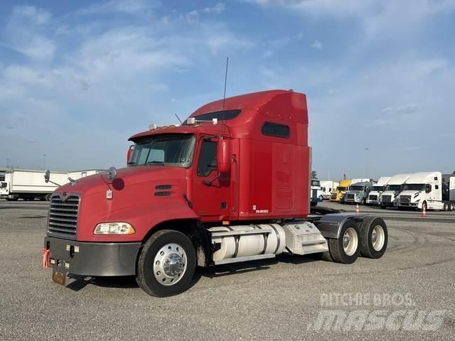Mack CX613 Tegljači