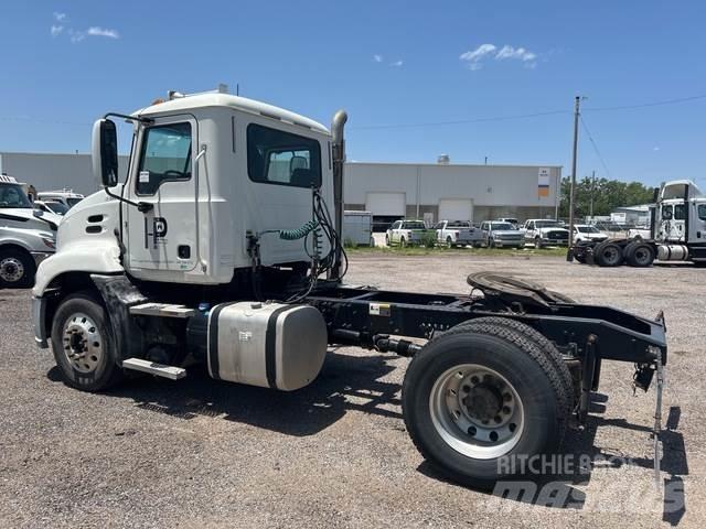 Mack CXU612 Tegljači