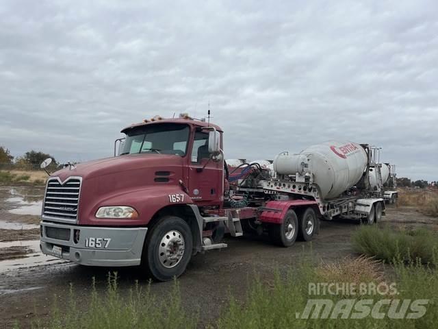 Mack CXU613 Tegljači
