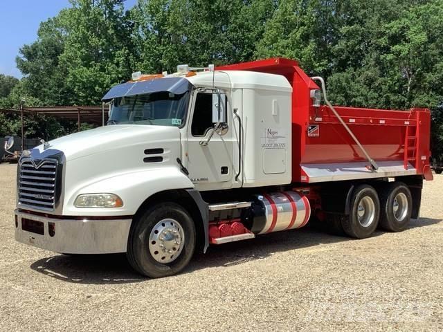 Mack CXU613 Kiperi kamioni