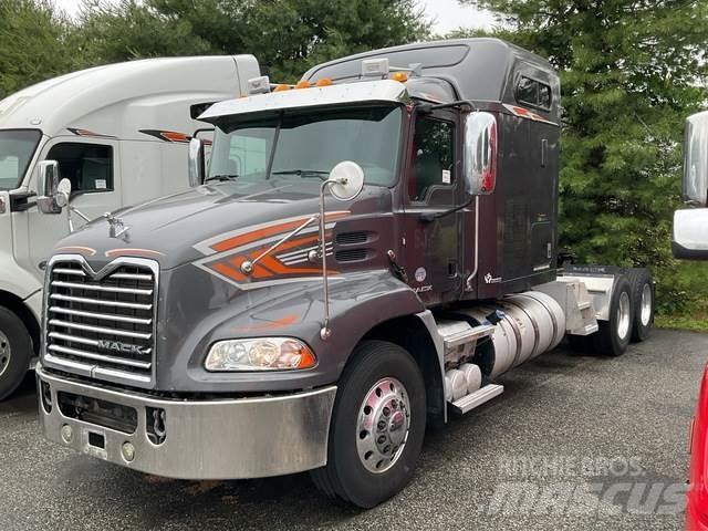 Mack CXU613 Tegljači