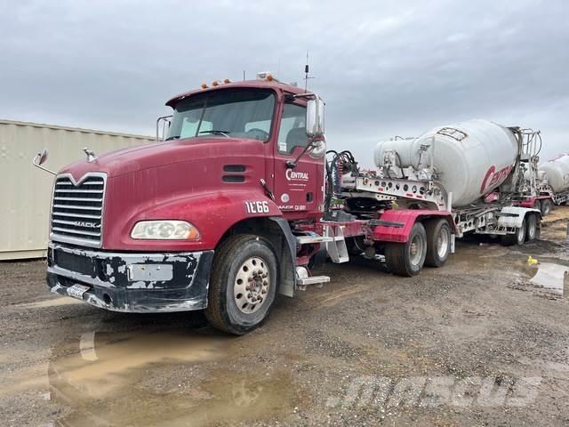 Mack CXU613 Tegljači